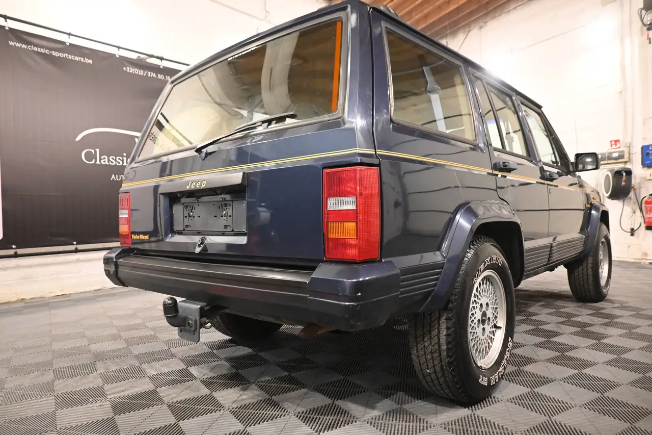 Jeep Cherokee - 10