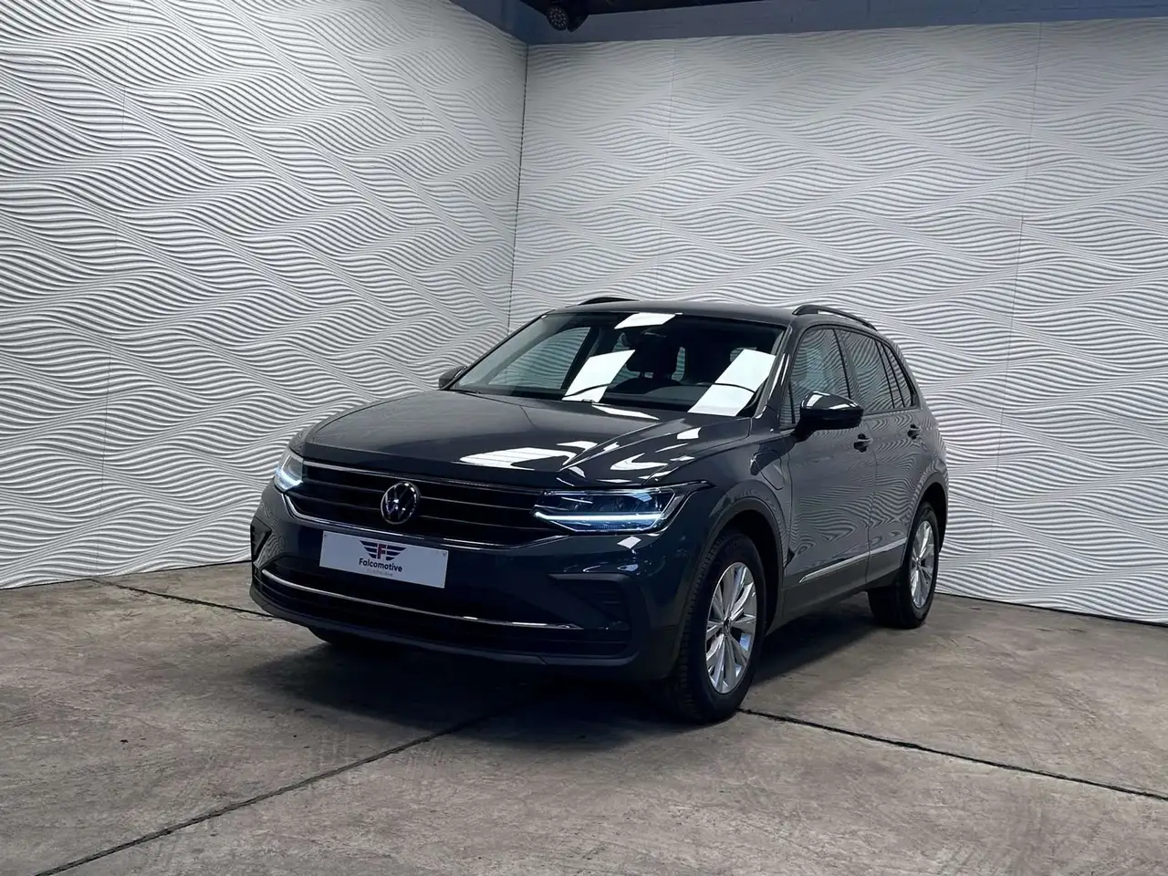 Volkswagen Tiguan - 3