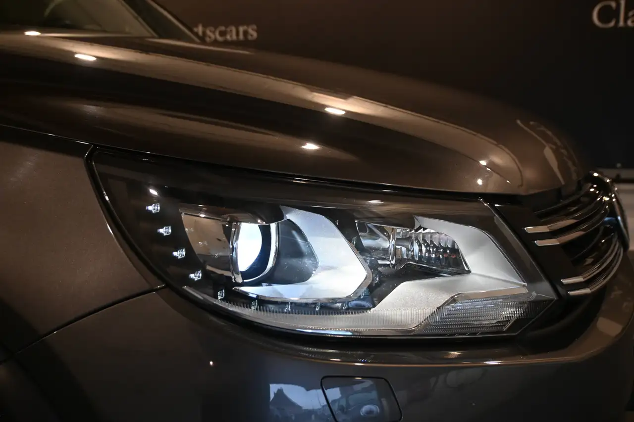 Volkswagen Tiguan - 4