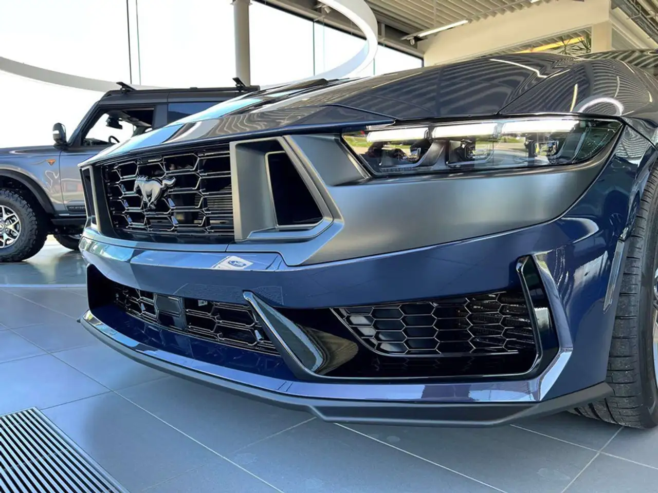 Ford Mustang - 2