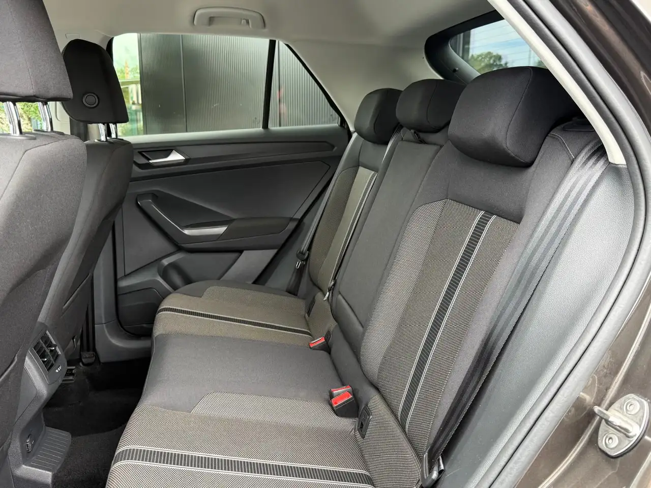 Volkswagen T-Roc - 11