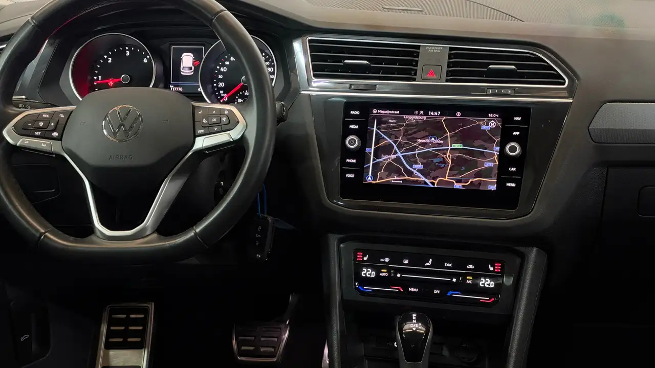 Volkswagen Tiguan - 11