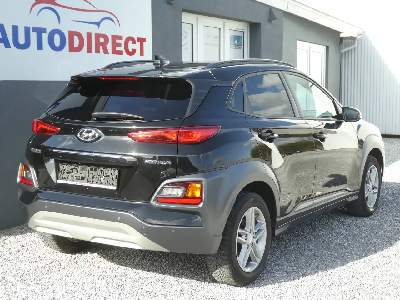 Hyundai KONA - 4