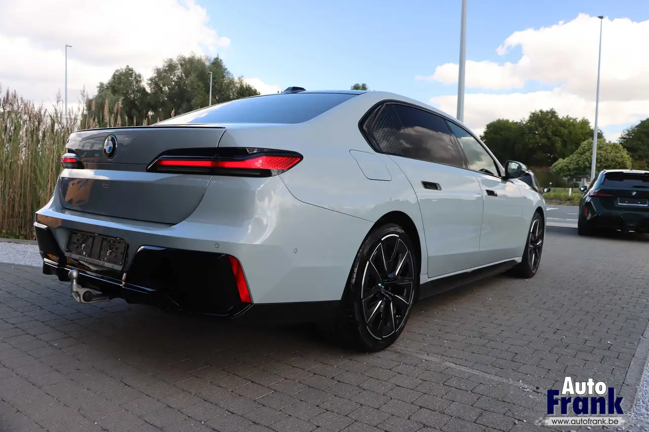 BMW i7 - 7