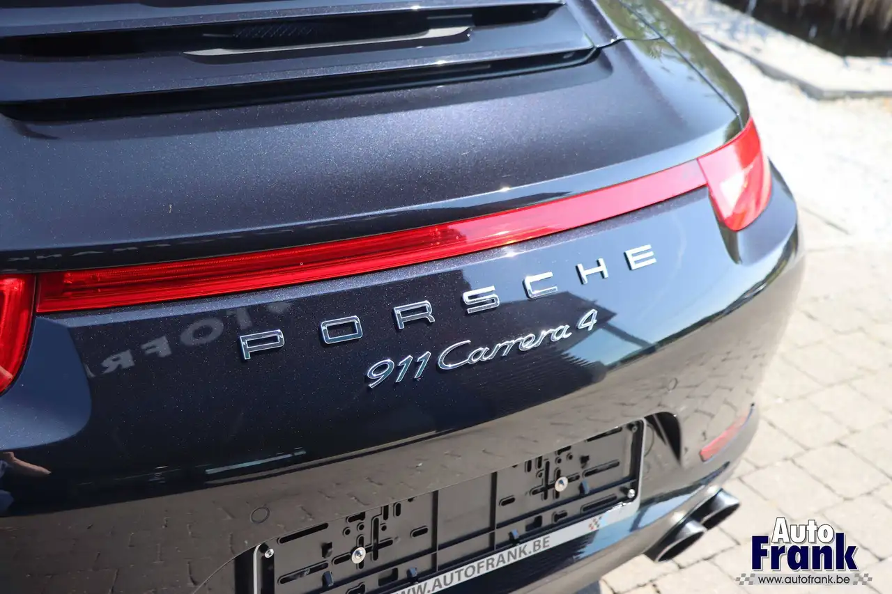 Porsche 911 - 12