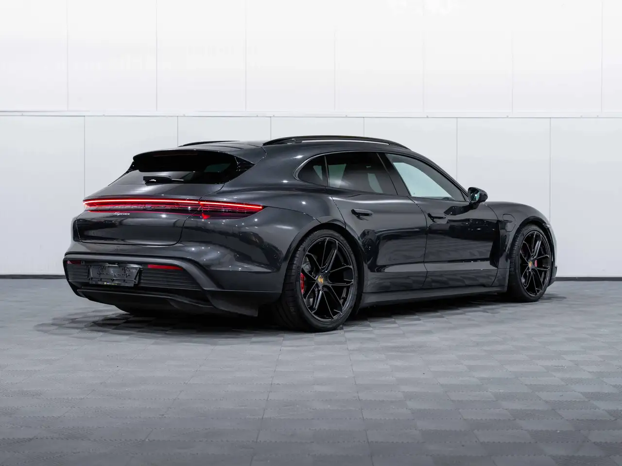 Porsche Taycan - 6