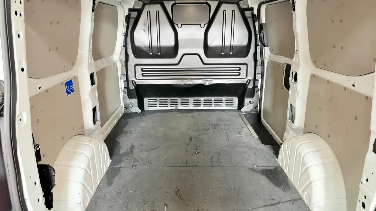 Volkswagen T7 Transporter - 10