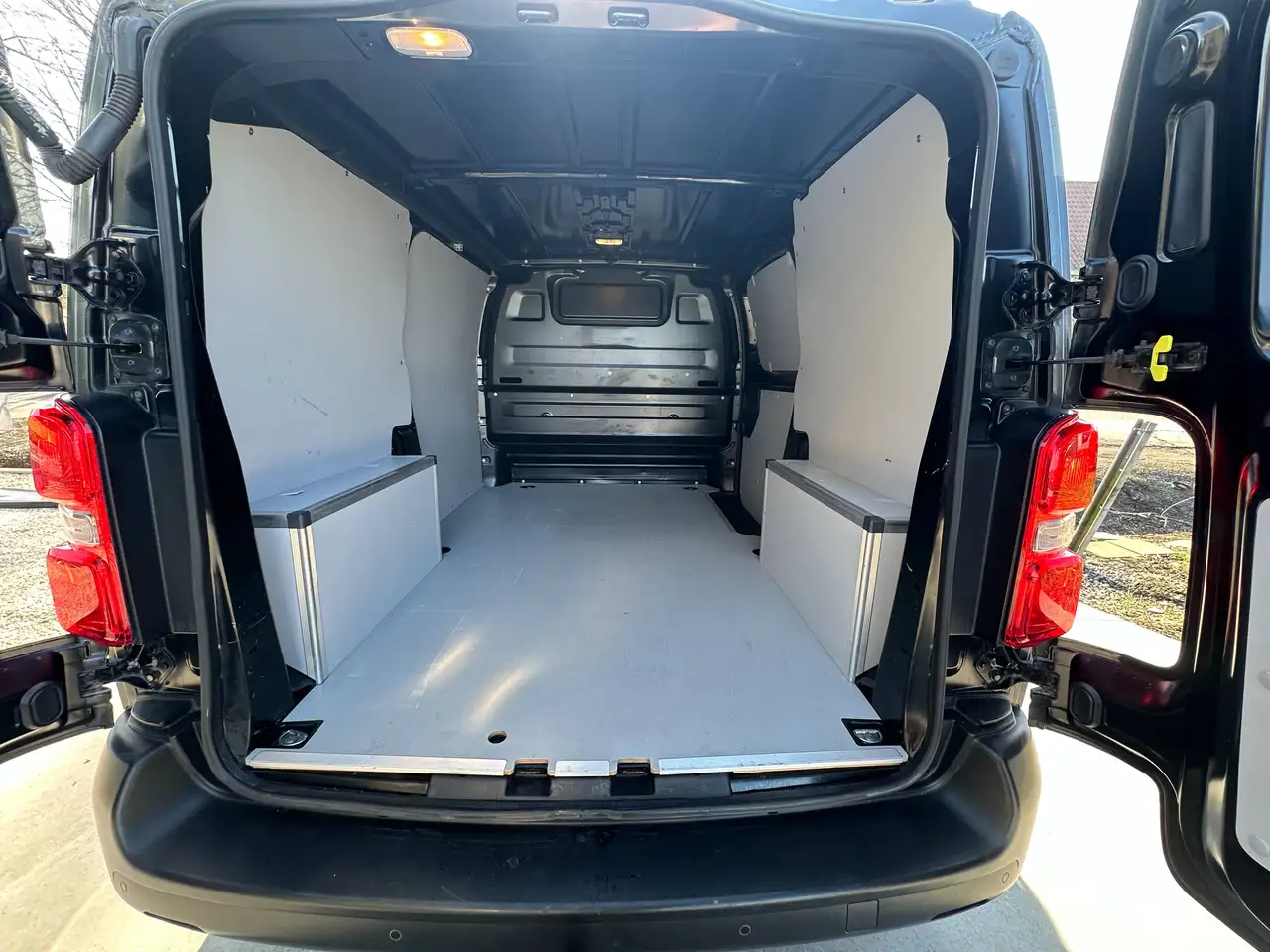 Opel Vivaro - 8