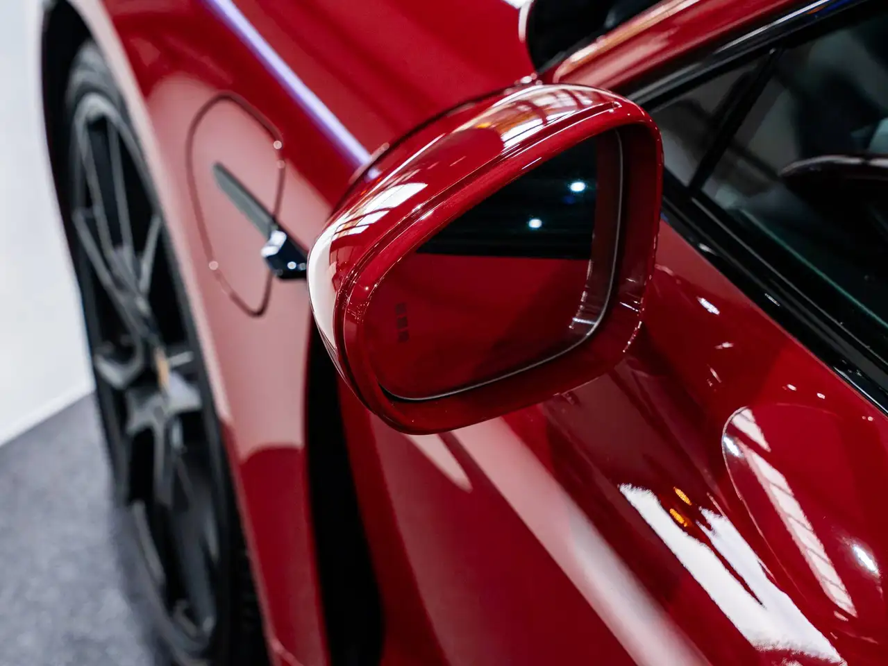 Porsche Taycan - 8