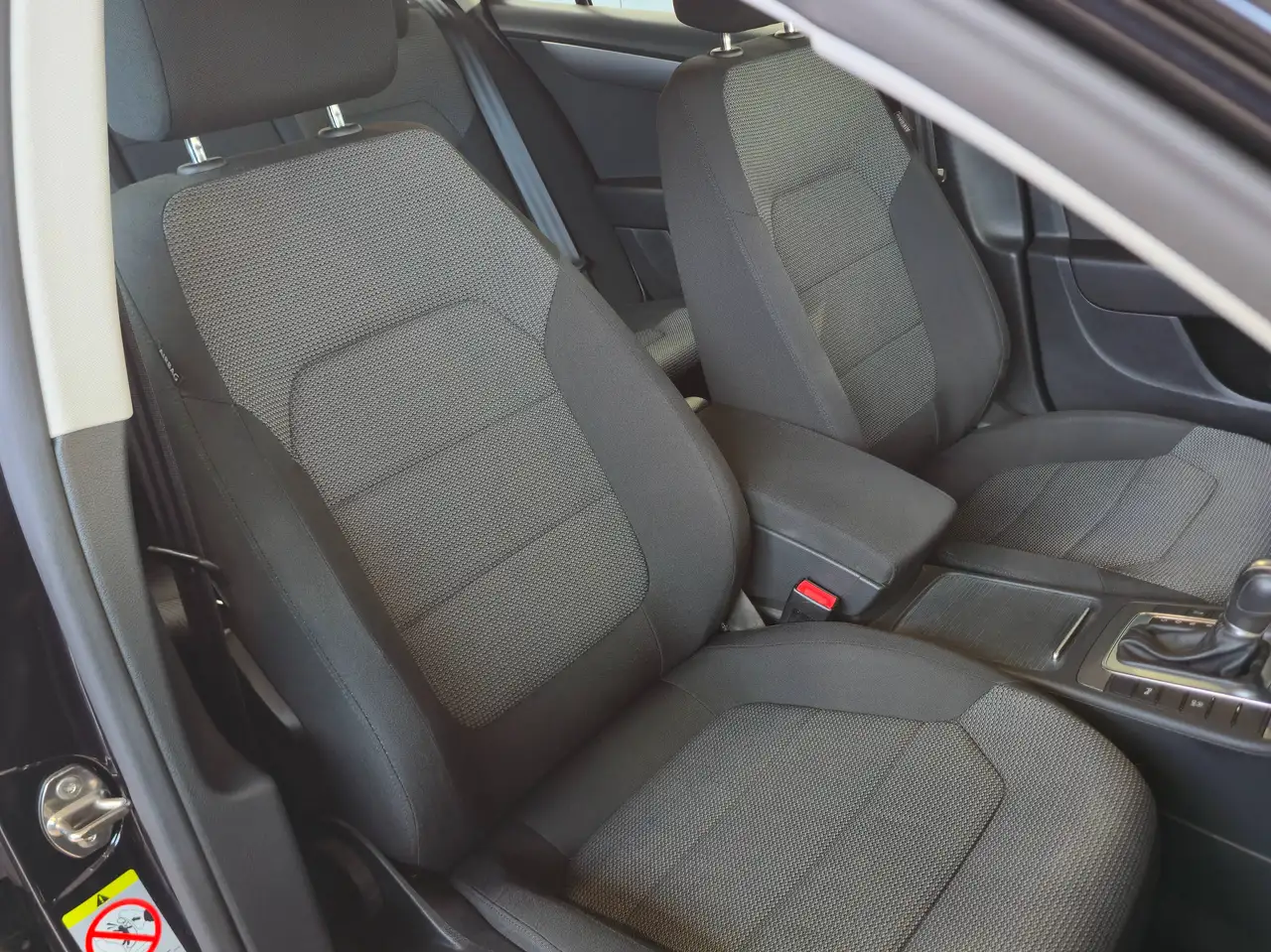 Volkswagen Passat - 11