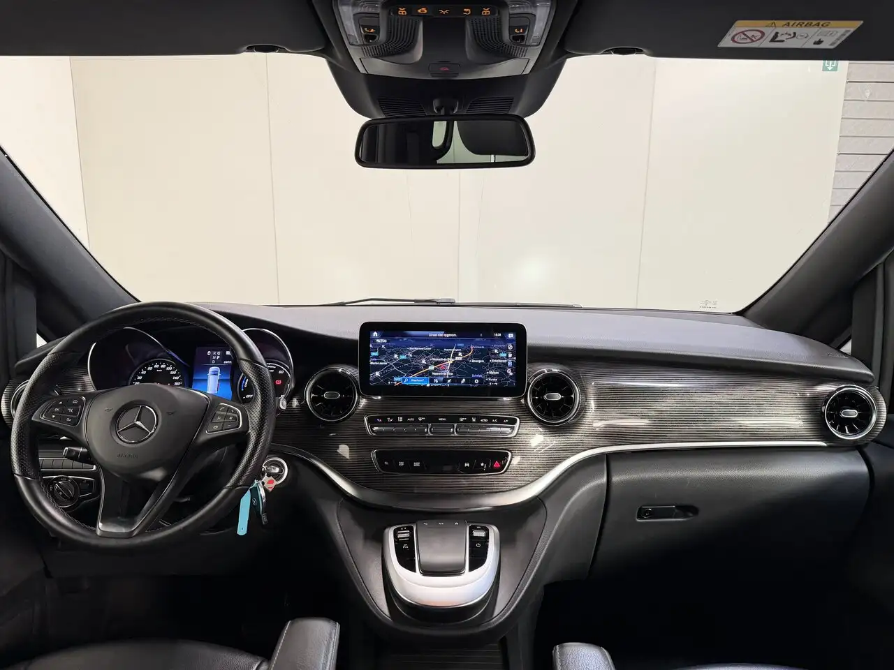Mercedes-Benz EQV 300 - 11
