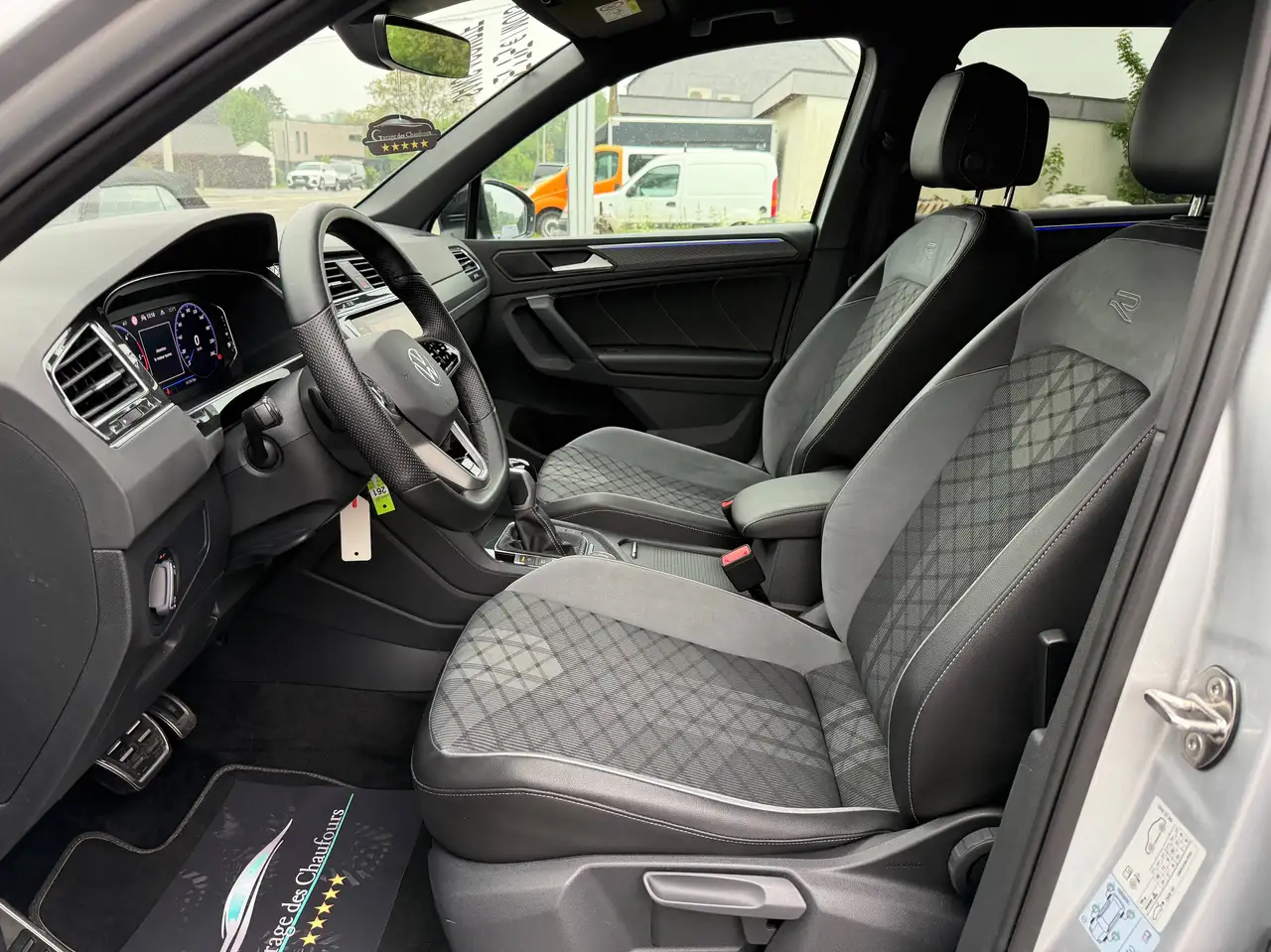 Volkswagen Tiguan - 12