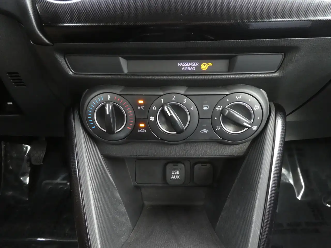 Mazda 2 - 10
