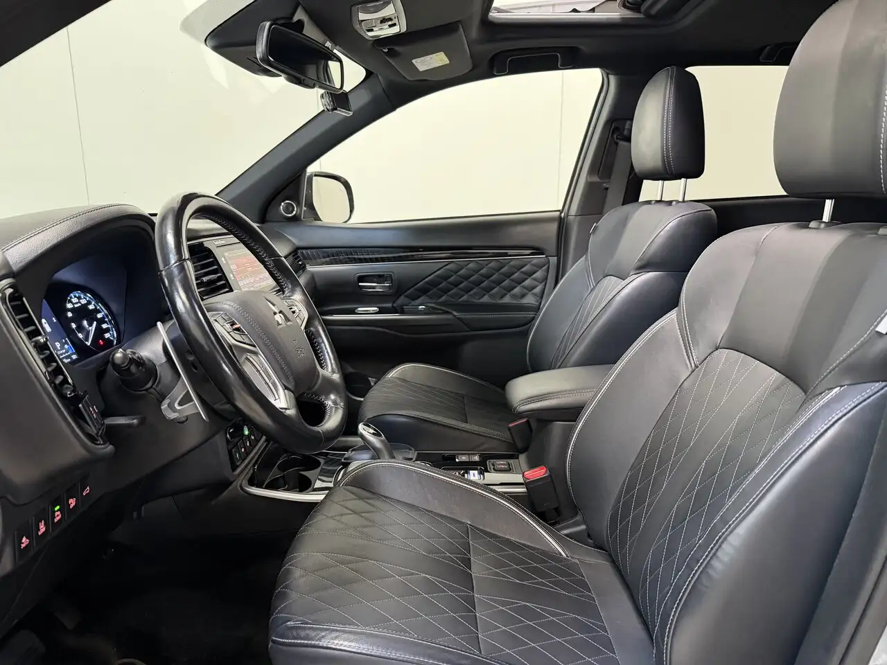 Mitsubishi Outlander - 9