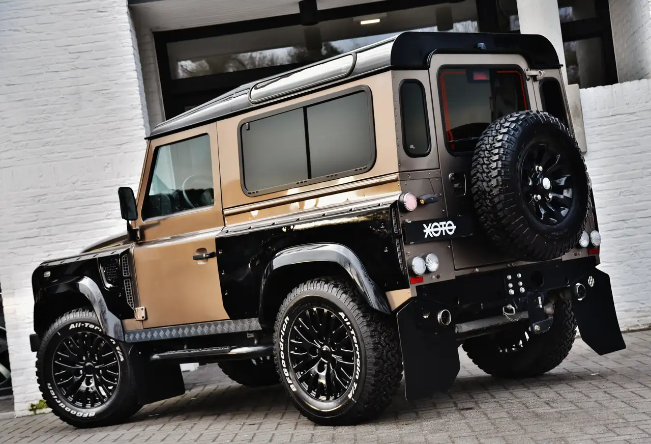 Land Rover Defender - 9