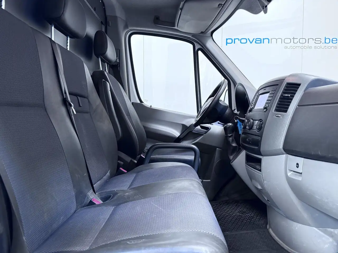 Mercedes-Benz Sprinter - 2