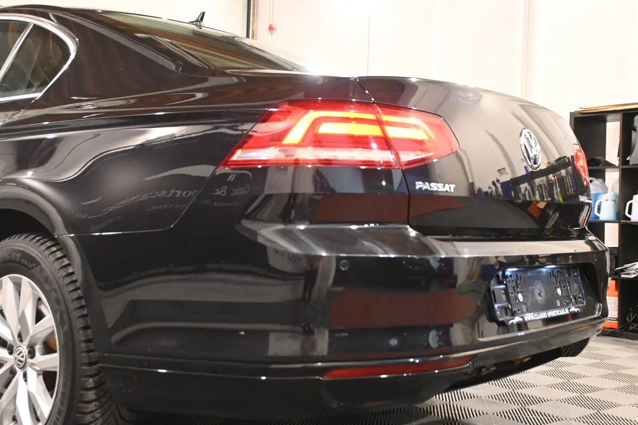 Volkswagen Passat - 10