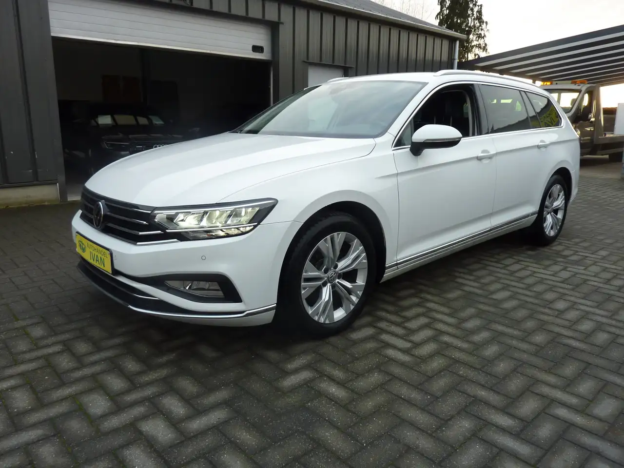 Volkswagen Passat Variant - 3