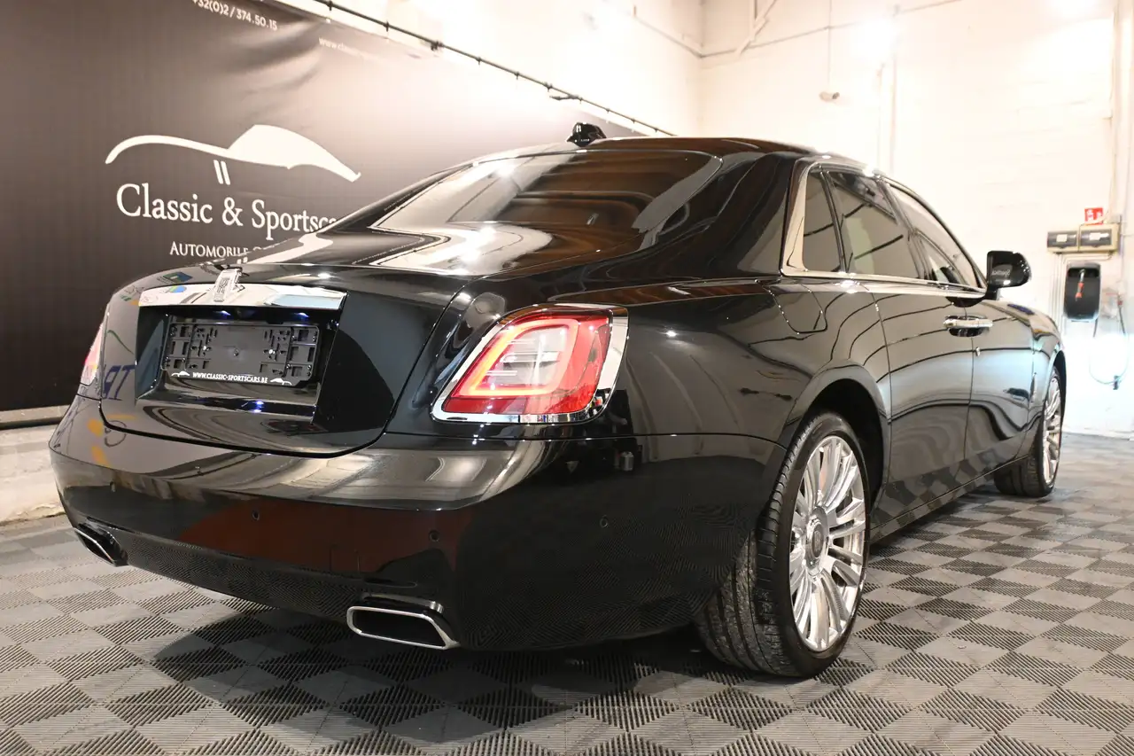 Rolls-Royce Ghost - 8