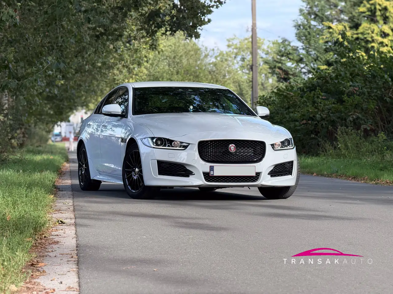 Jaguar XE - 2
