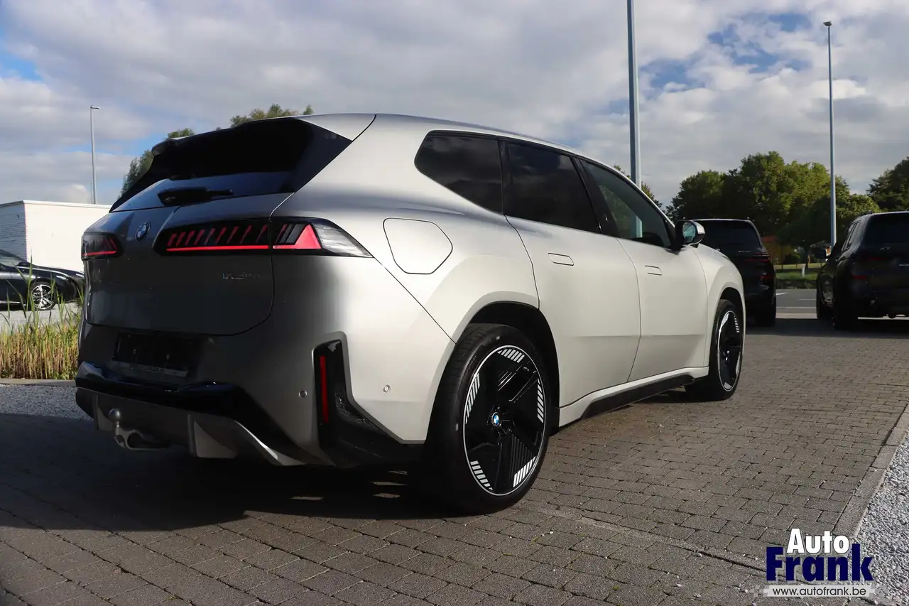 BMW iX3 - 7