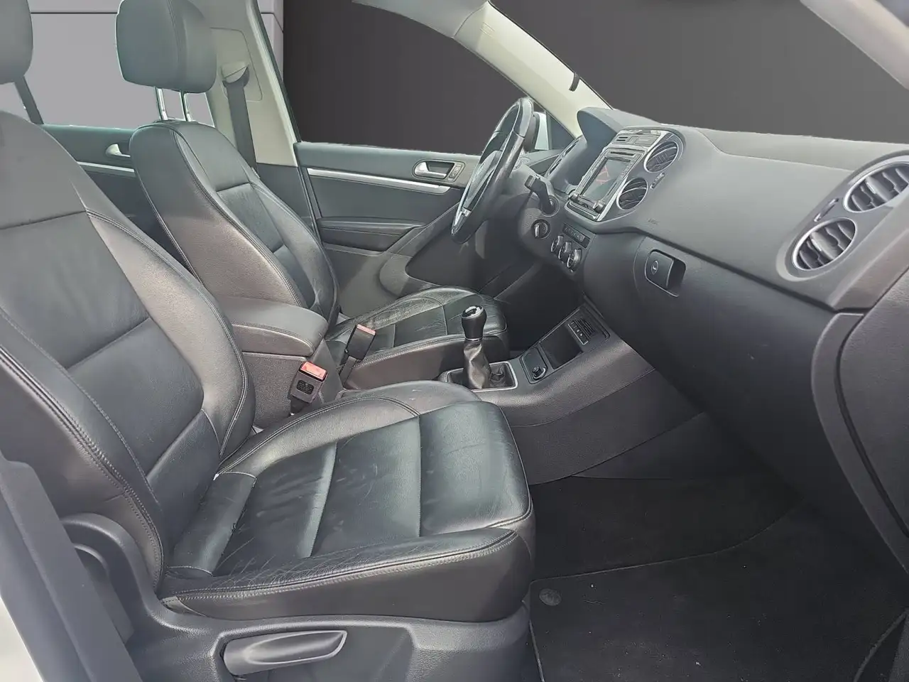 Volkswagen Tiguan - 8