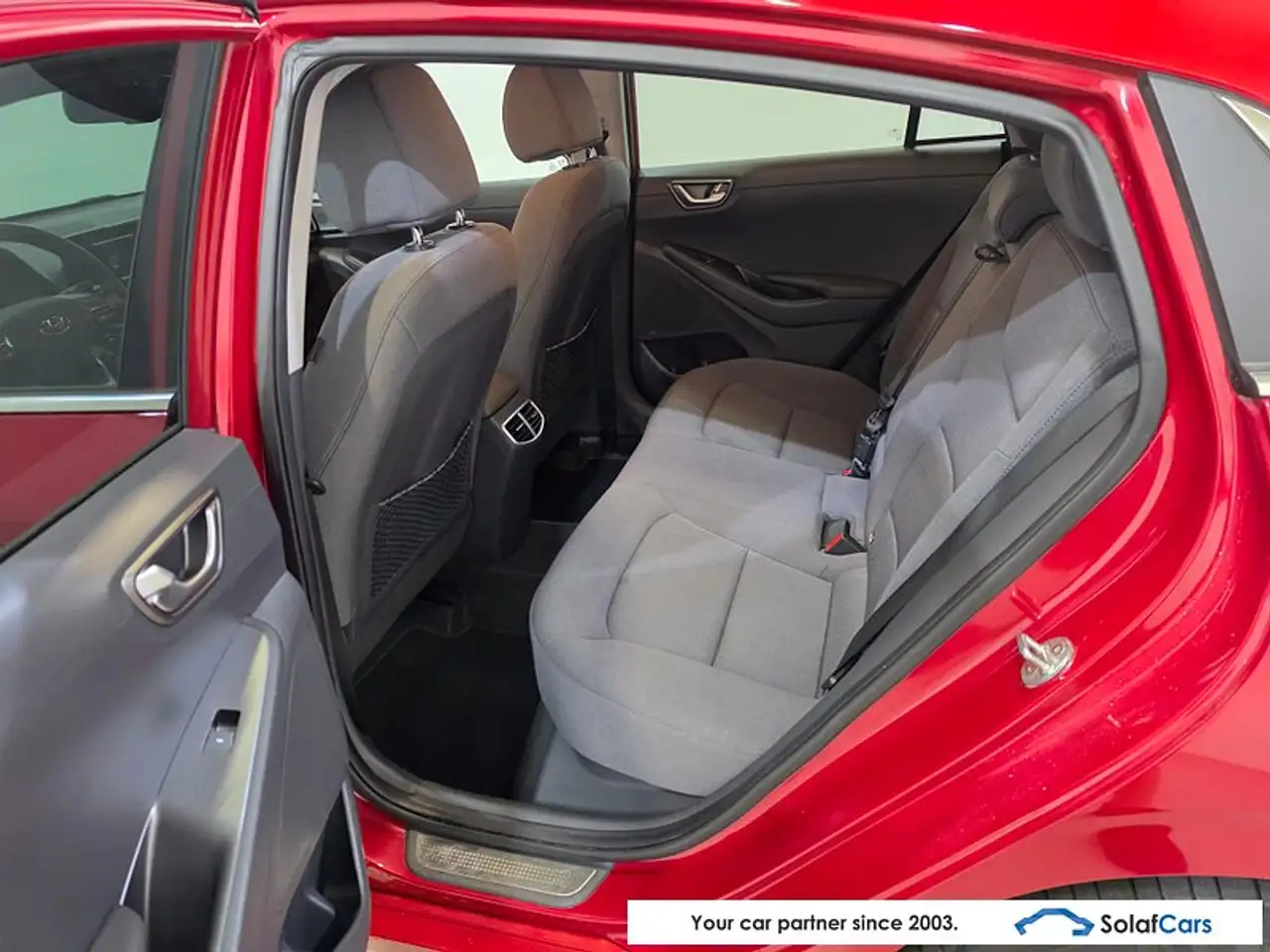Hyundai IONIQ - 12