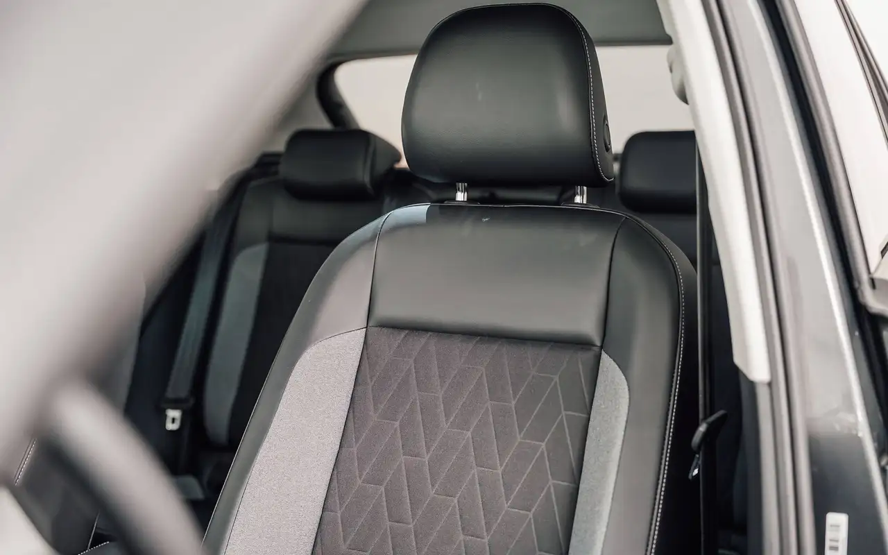 Volkswagen T-Roc - 10