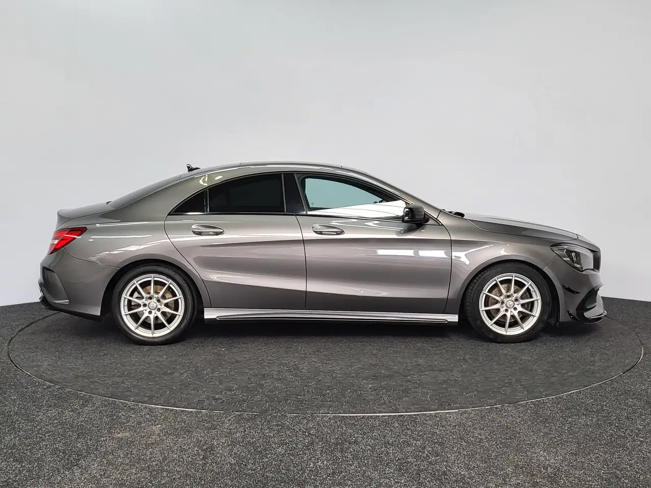 Mercedes-Benz CLA 200 - 7
