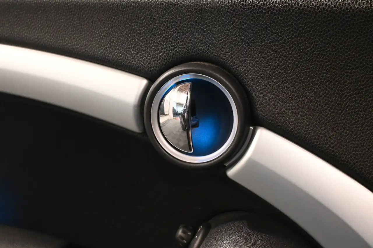 MINI Cooper Cabrio - 12