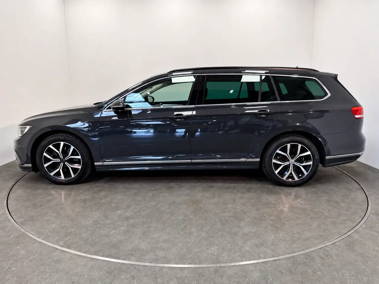 Volkswagen Passat Variant - 2