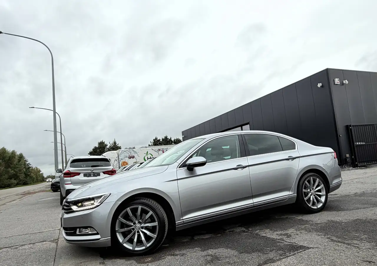 Volkswagen Passat - 4