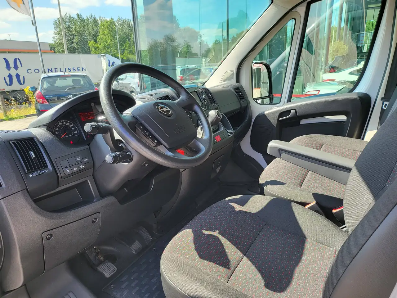 Opel Movano - 12