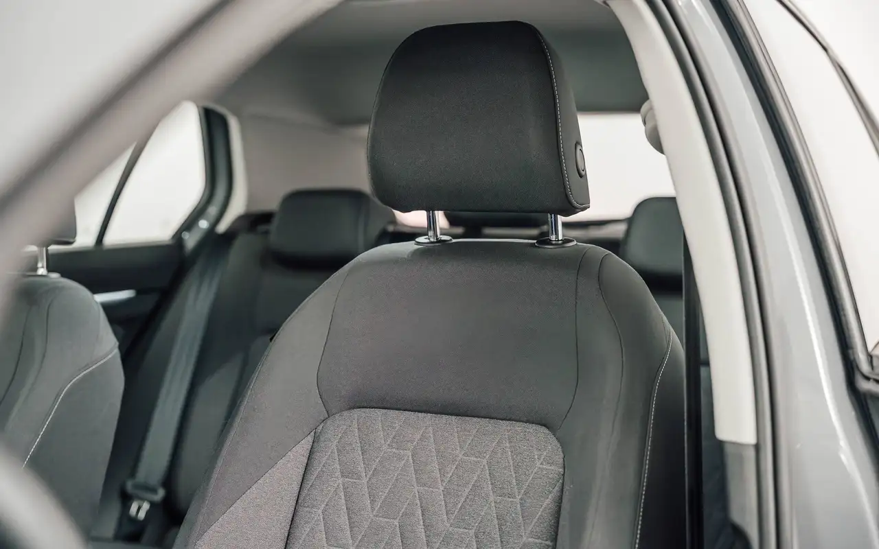Volkswagen Golf - 11