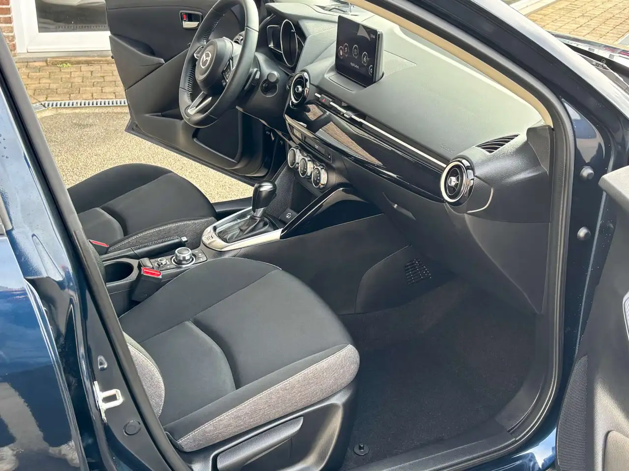 Mazda 2 - 7