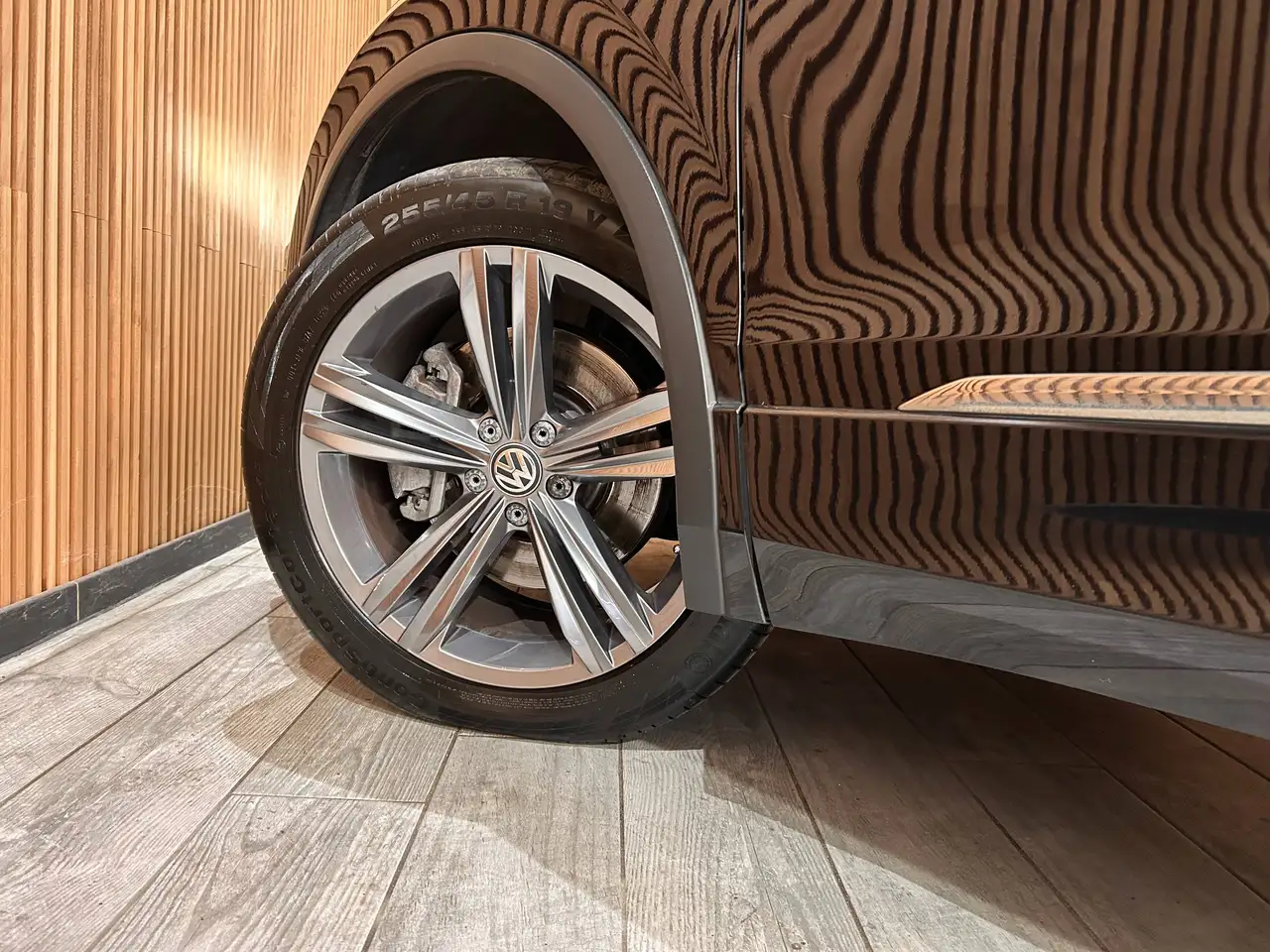 Volkswagen Tiguan - 24