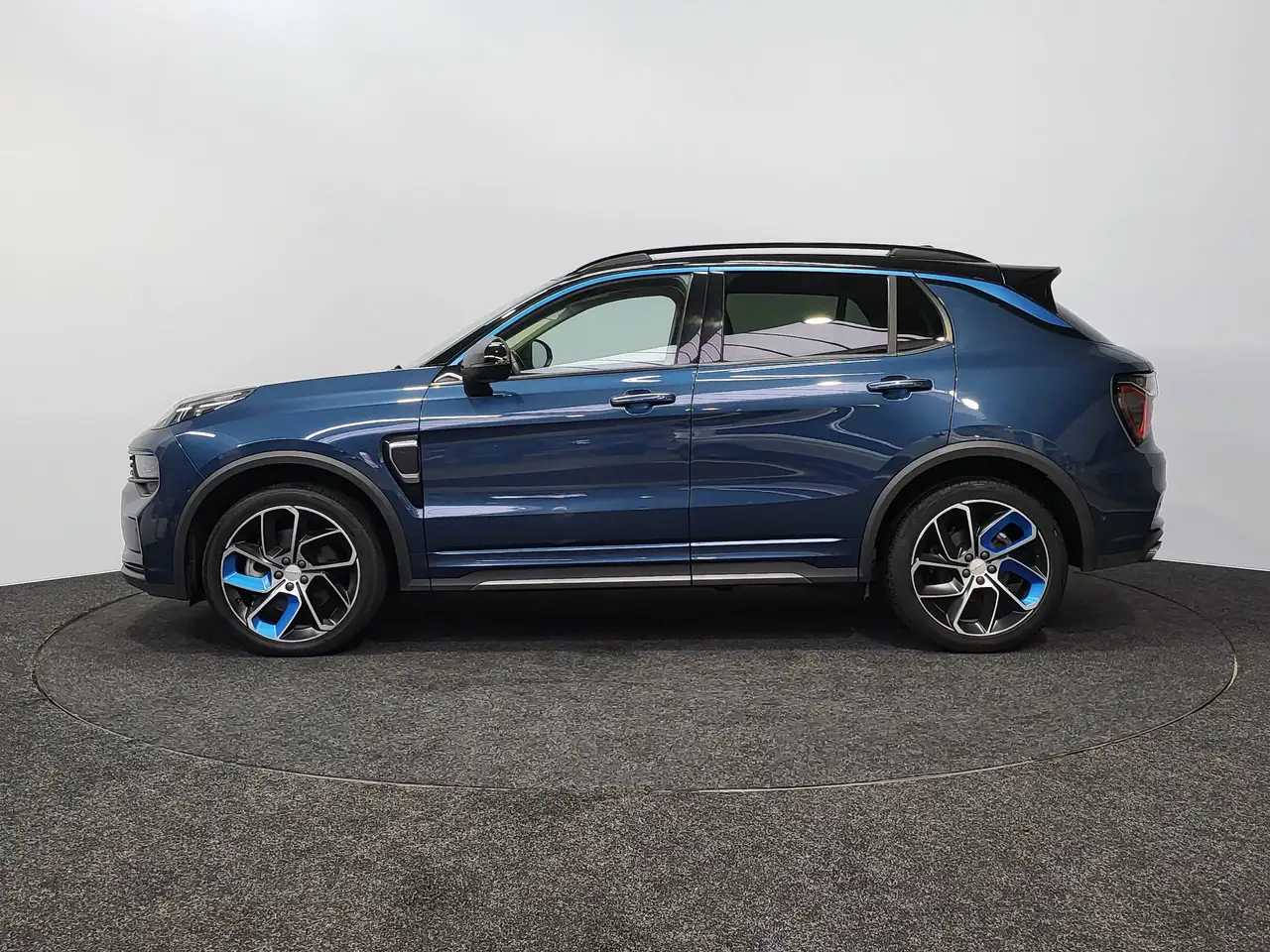 Lynk & Co 01 - 3