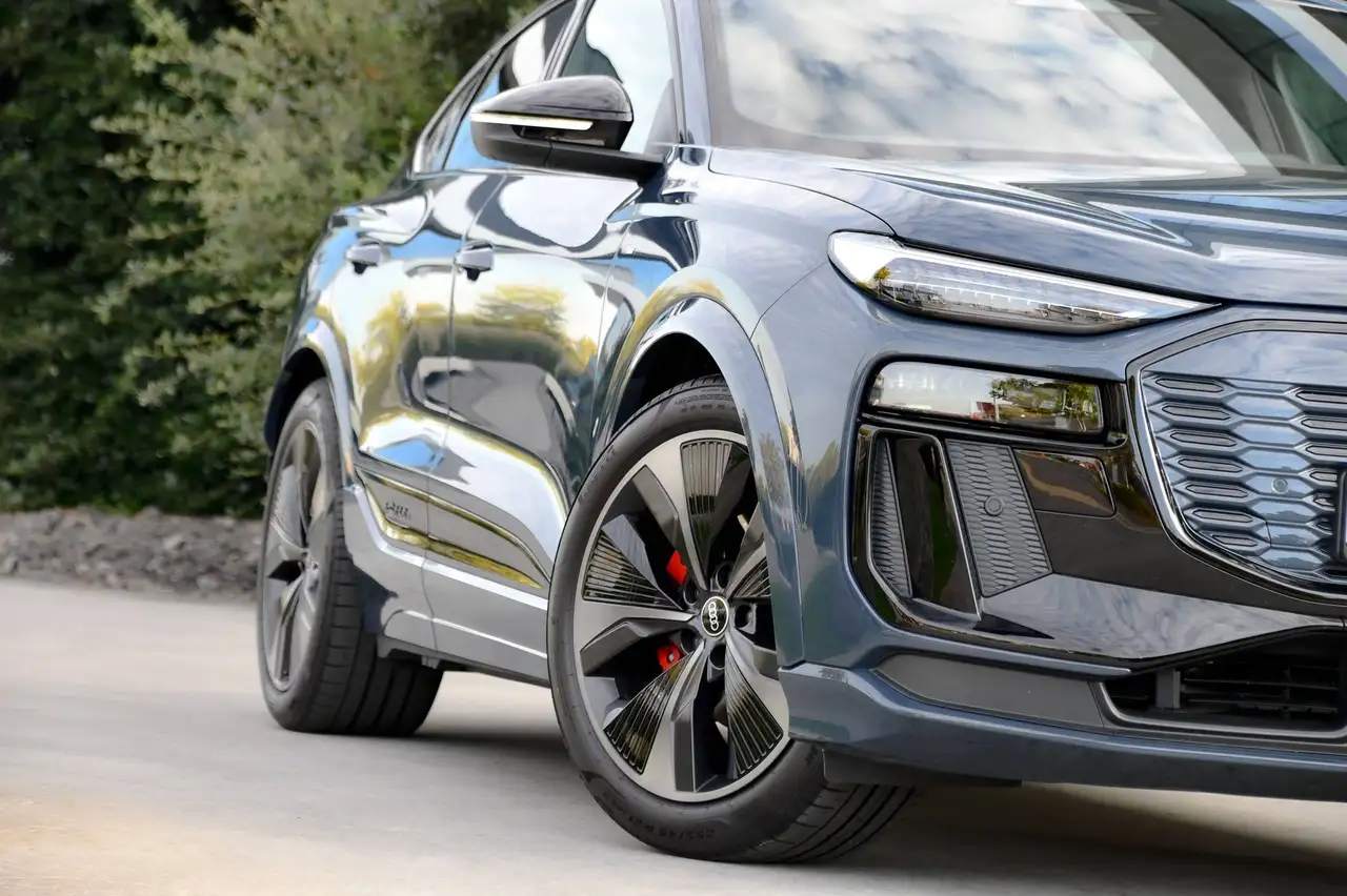 Audi Q6 e-tron - 6