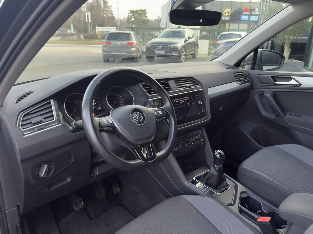 Volkswagen Tiguan - 8