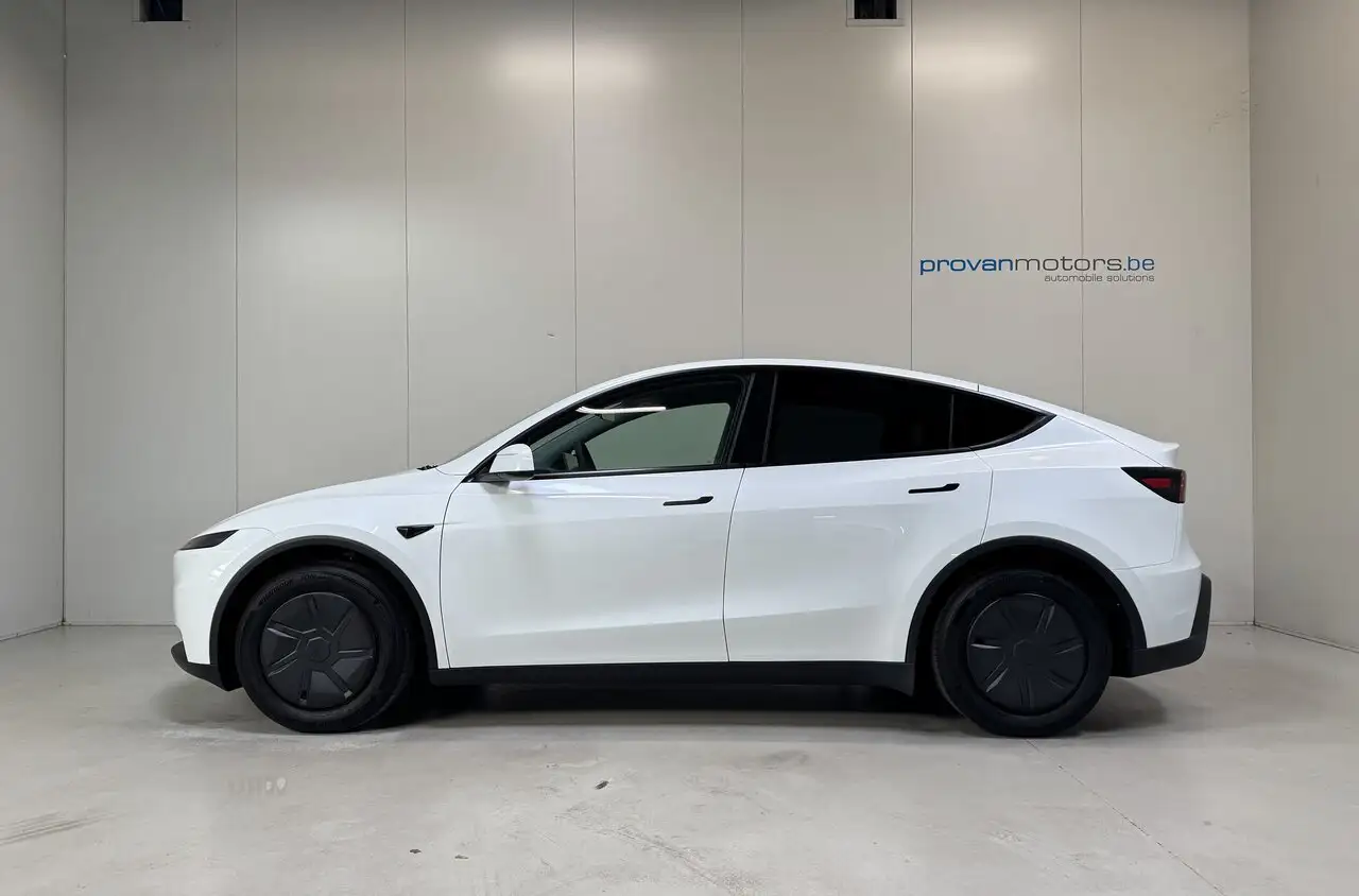 Tesla Model Y - 7