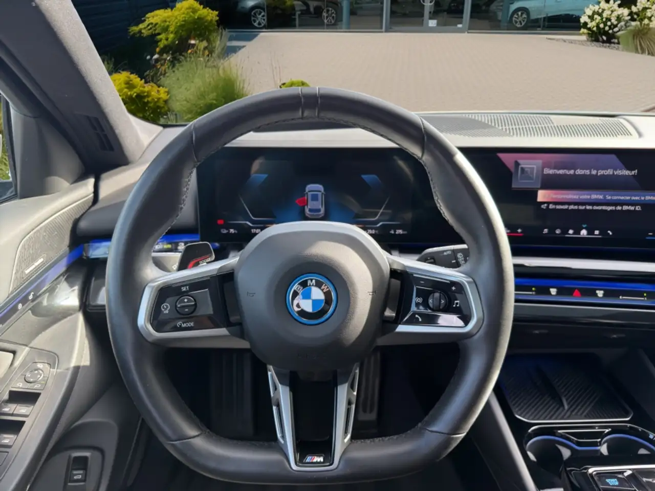BMW i5 - 12