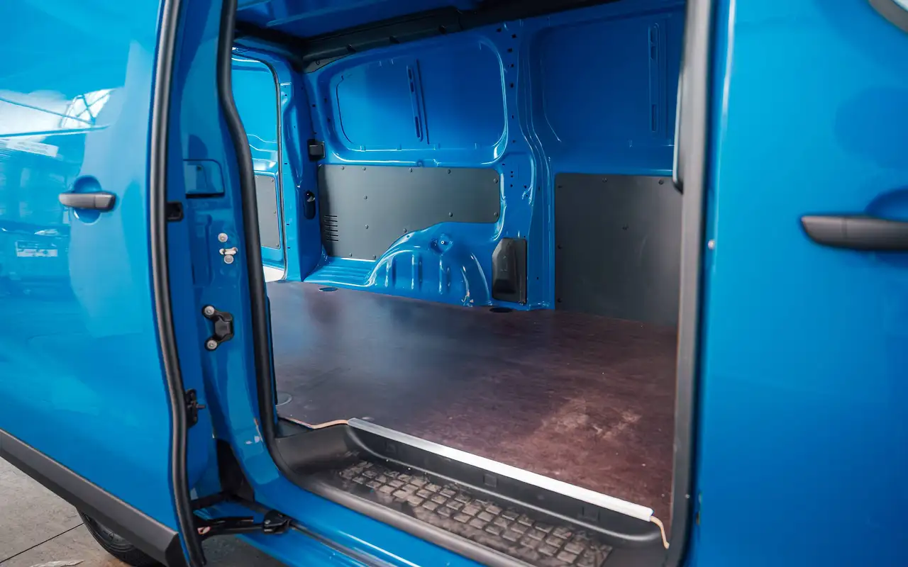 Opel Vivaro - 11