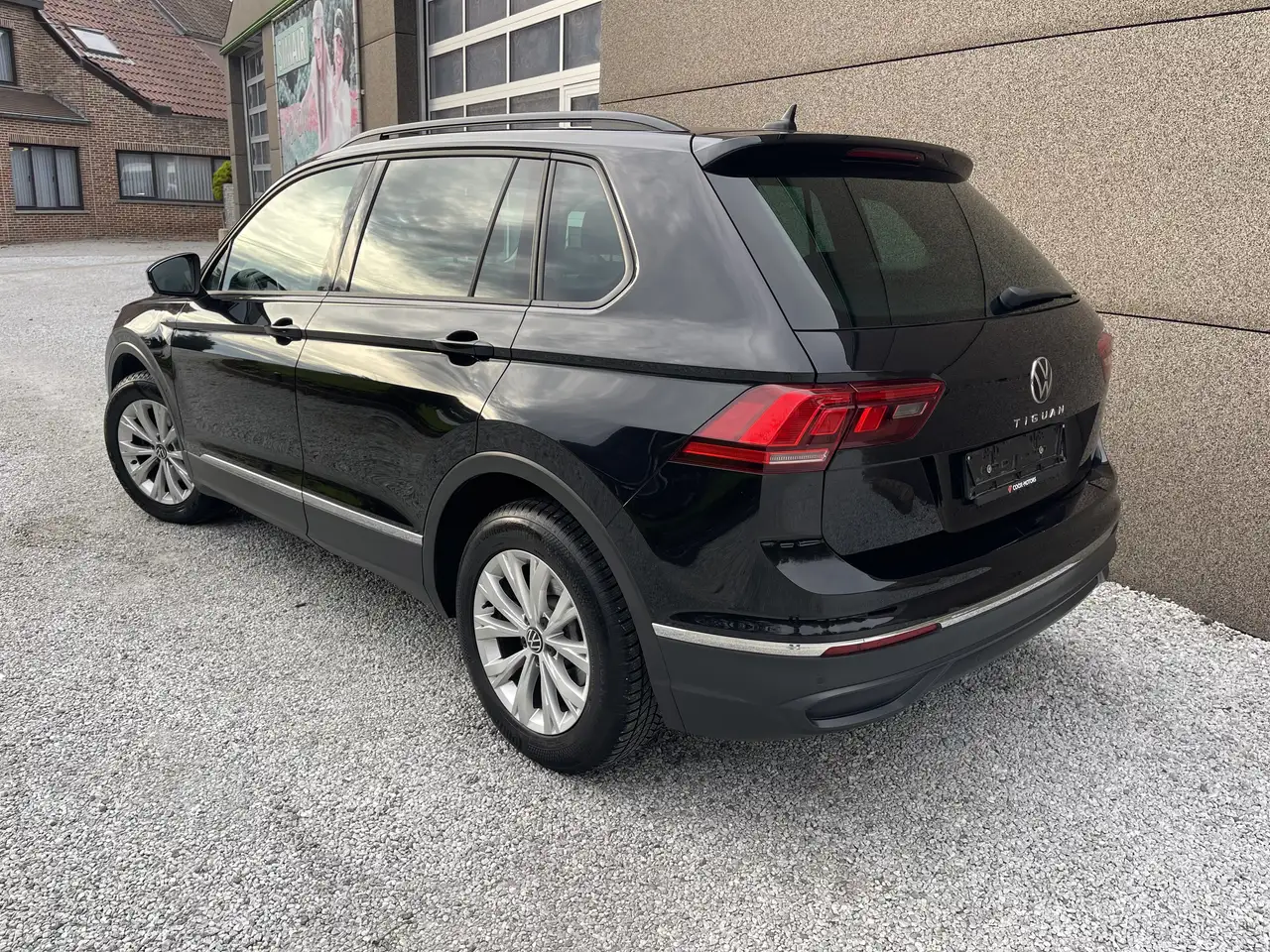 Volkswagen Tiguan - 4