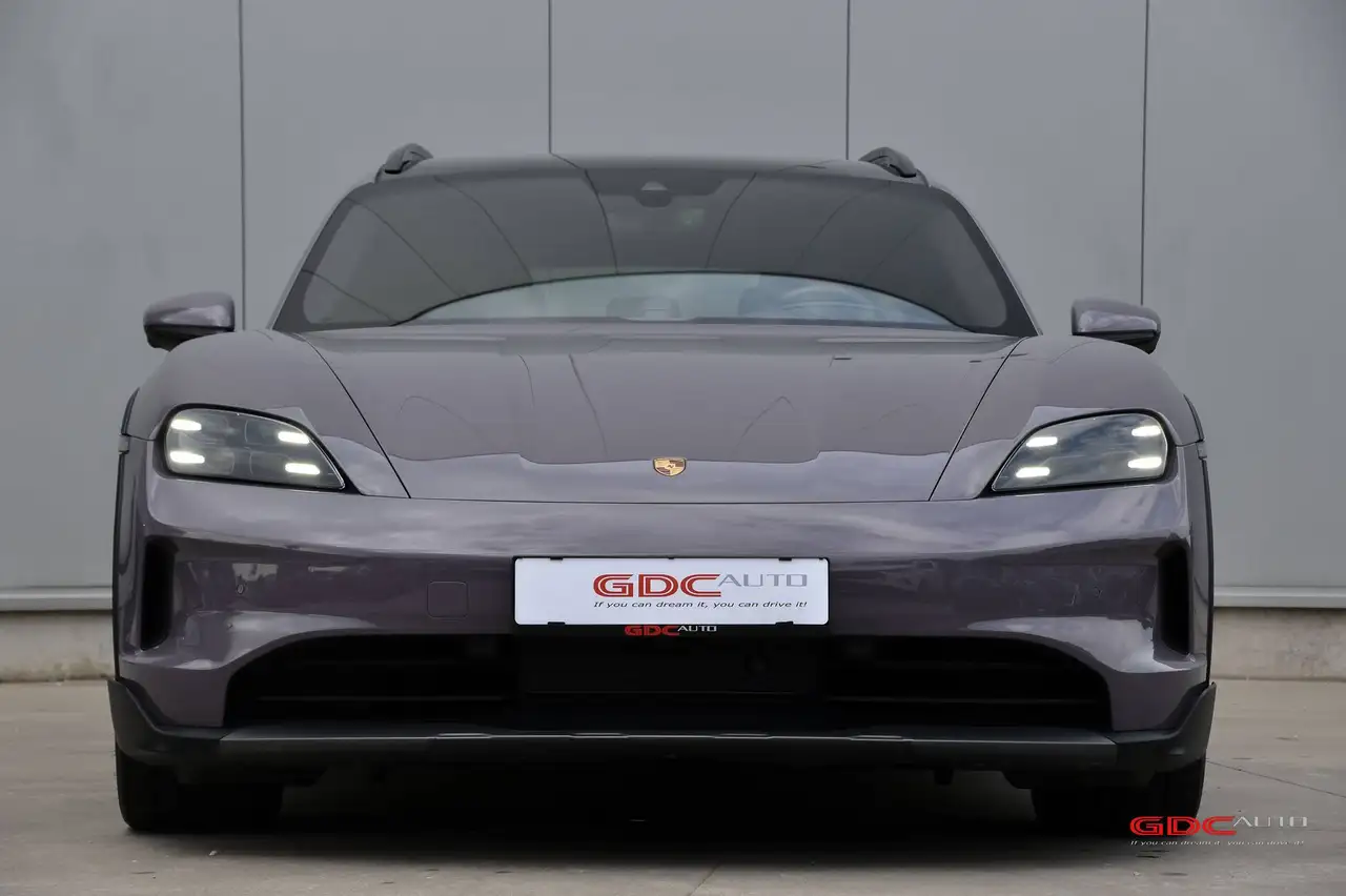 Porsche Taycan - 3