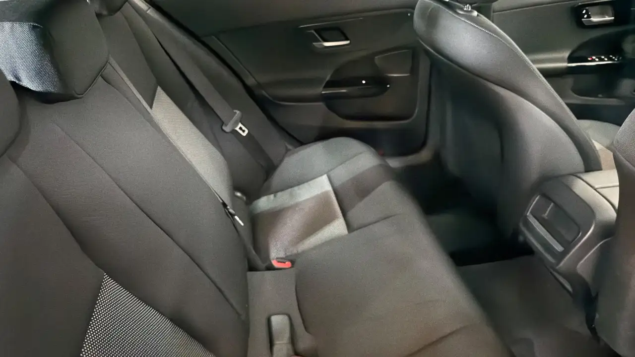 Mercedes-Benz C 200 - 10