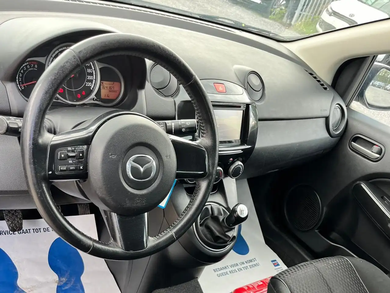 Mazda 2 - 5