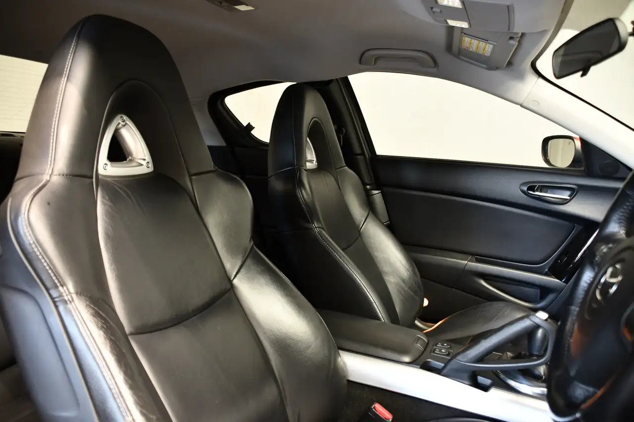 Mazda RX-8 - 11