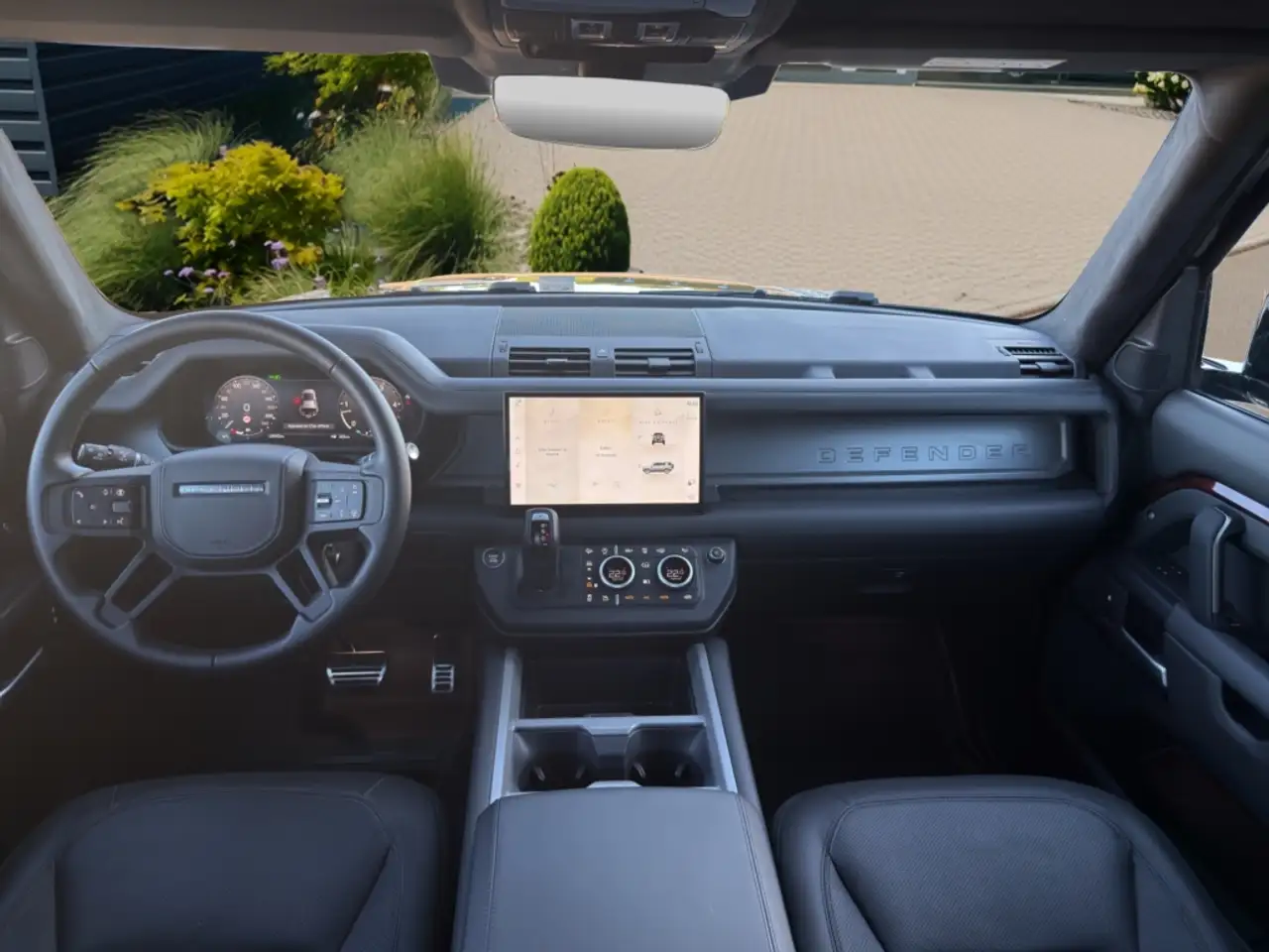 Land Rover Defender - 10