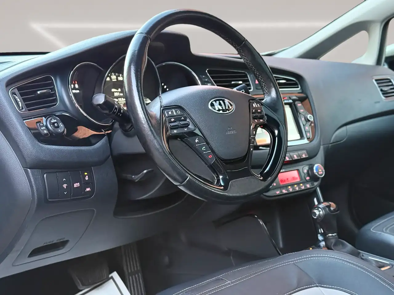 Kia Ceed / cee'd - 11