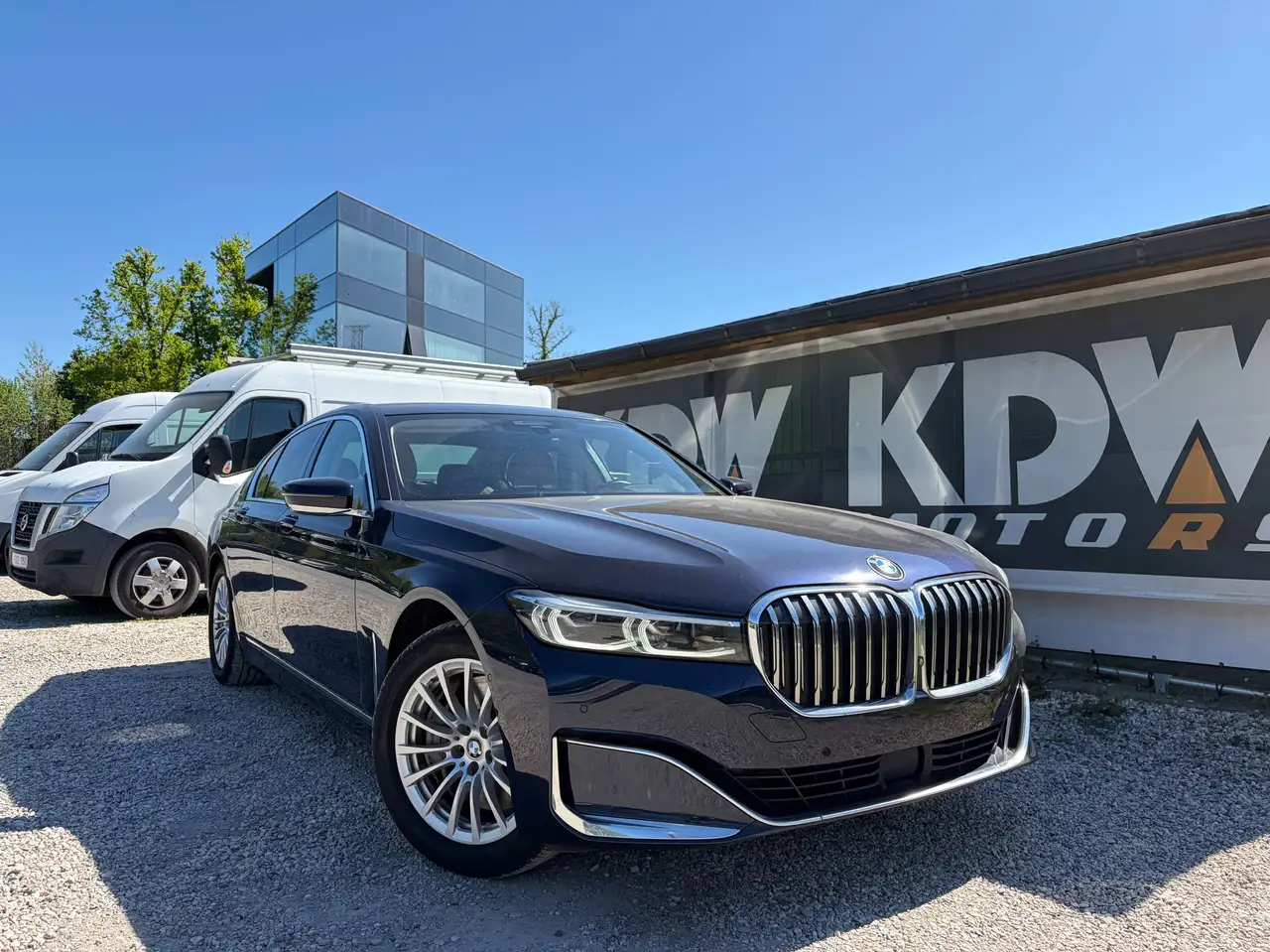 BMW 745